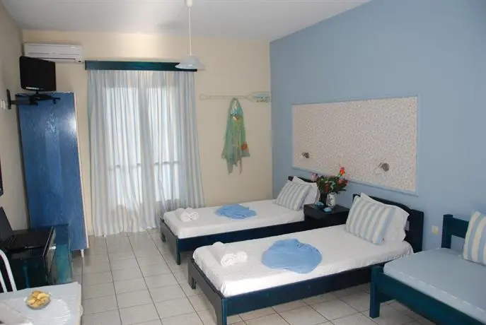 Kavos Psarou Studios & Apartments 