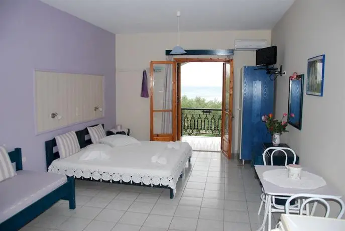 Kavos Psarou Studios & Apartments 