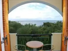 Kavos Psarou Studios & Apartments 