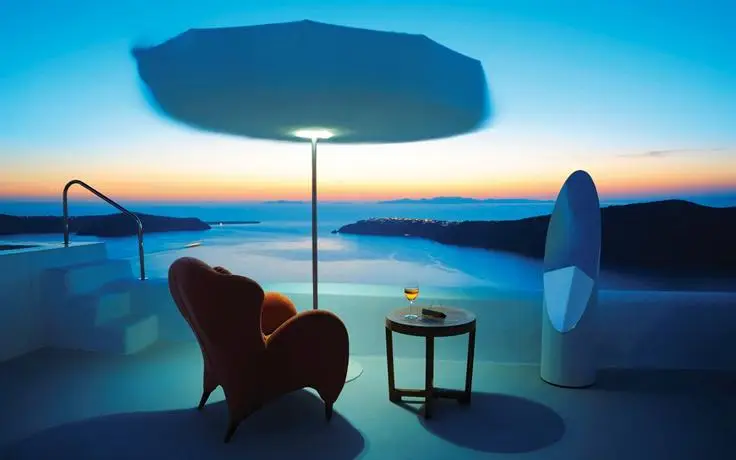 White Santorini Suites & Spa 