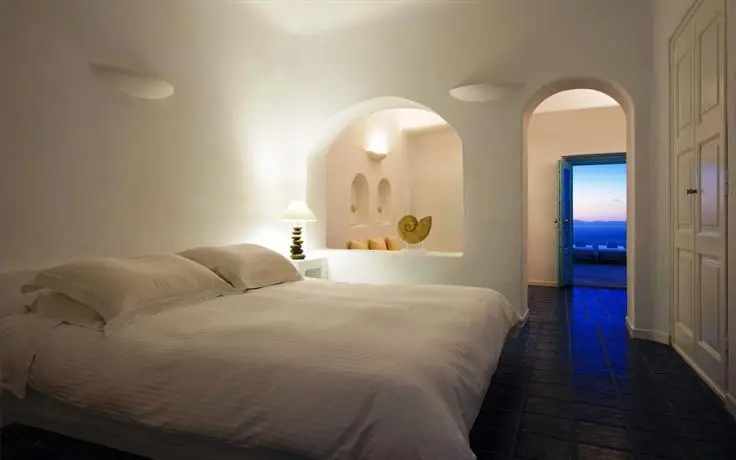 White Santorini Suites & Spa 