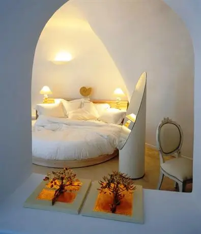 White Santorini Suites & Spa 