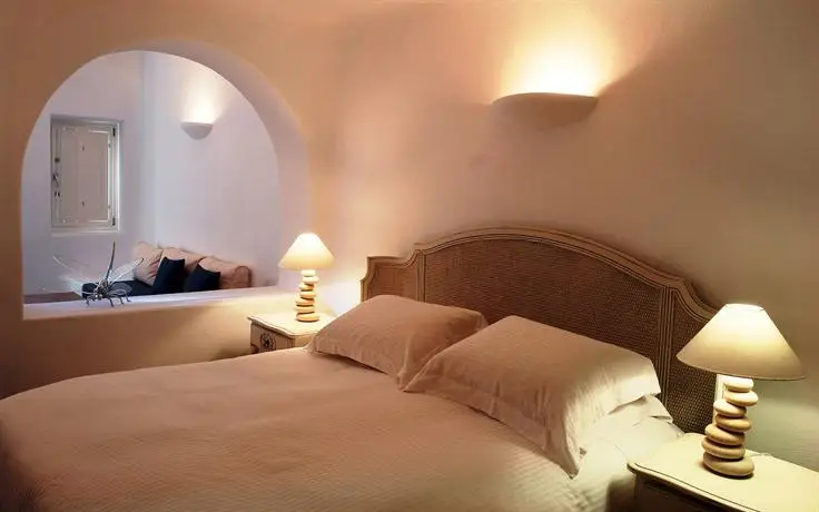 White Santorini Suites & Spa 