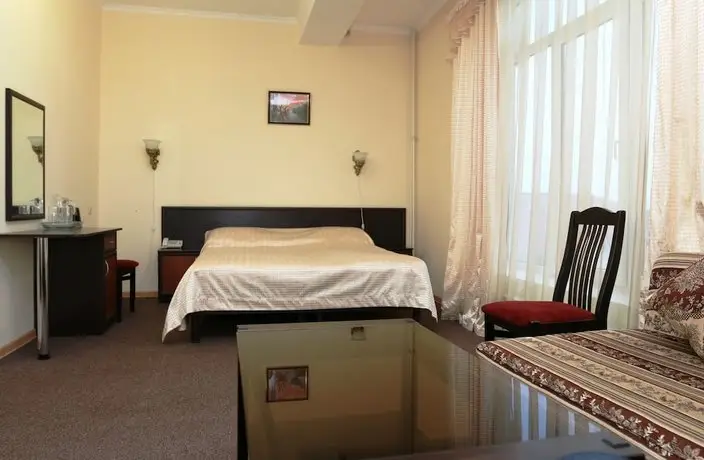 Kavkaz Hotel 