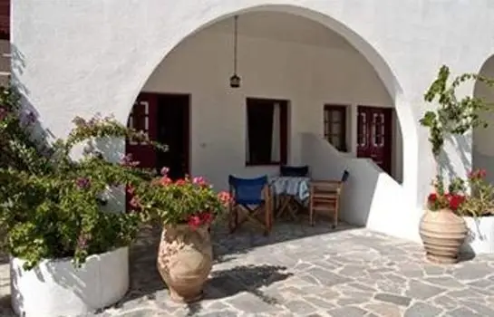 Ostria Studios Santorini 