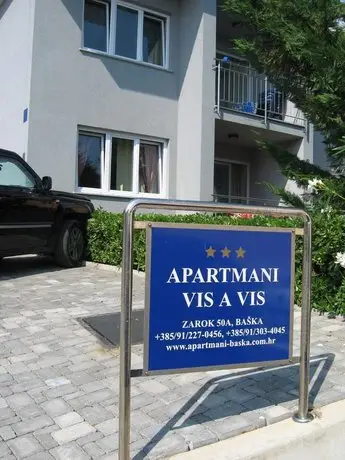 Vis a Vis Apartments