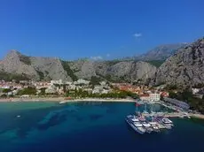 Inn by the River Omis 