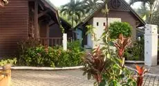 Naithon Beach Resort 