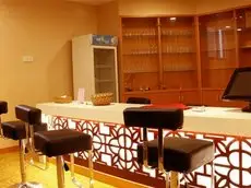 Haining Holiday International Hotel 