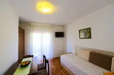 Apartments Zdjelar 