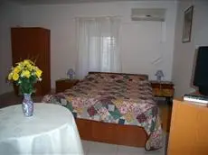 Damira Rooms 