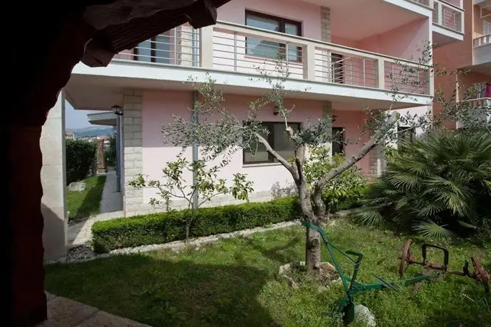 Apartments Cetina 