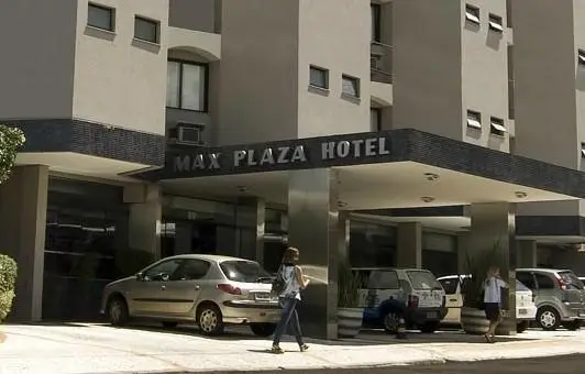 Max Plaza Hotel