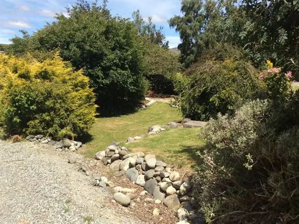 Kowhai Hill Cottage 