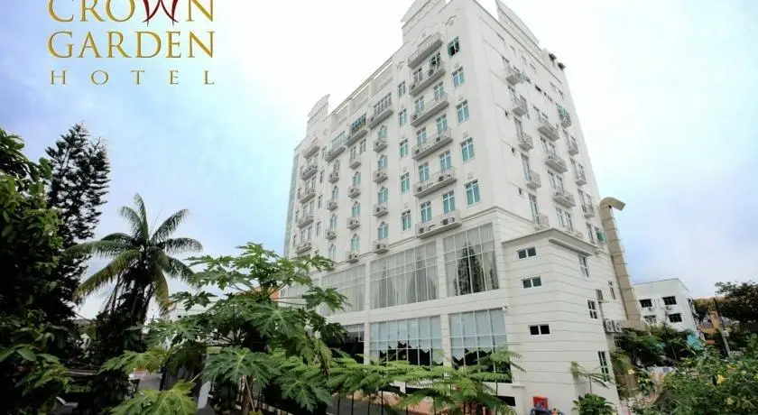 Crown Garden Hotel