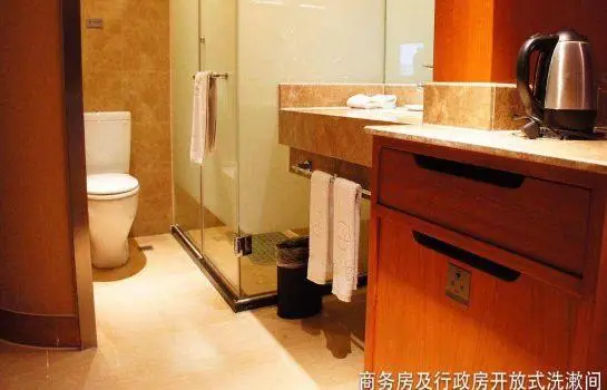 Oriental Hotel Tong Xiang 