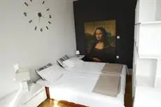 Mona Lisa Apartment 