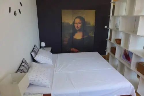 Mona Lisa Apartment 