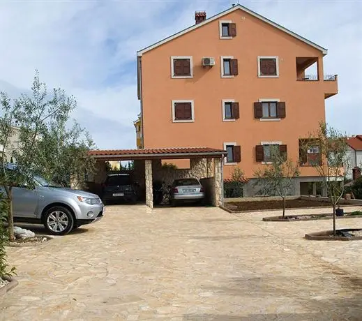 Apartments Luana