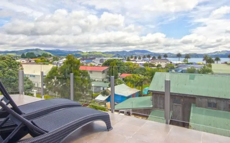 Esplanade Apartments Whitianga 