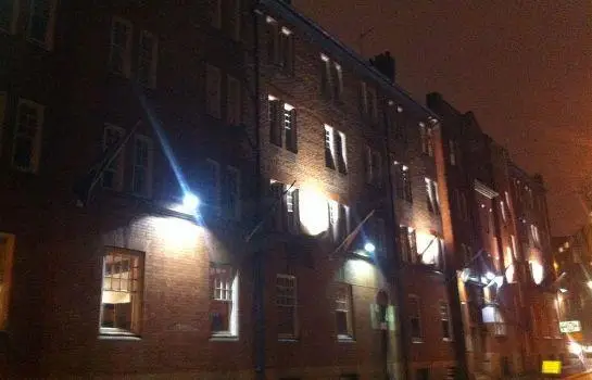 Ashton House Hostel