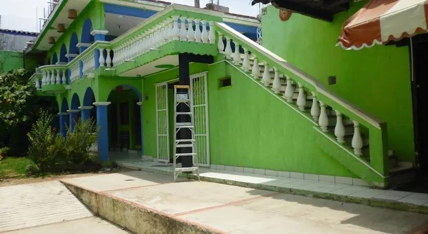 Iguana Hostel 