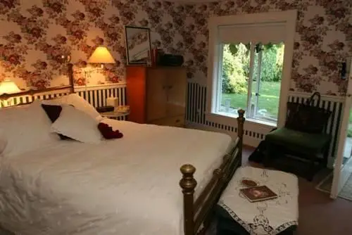 Everett House Bed & Breakfast 