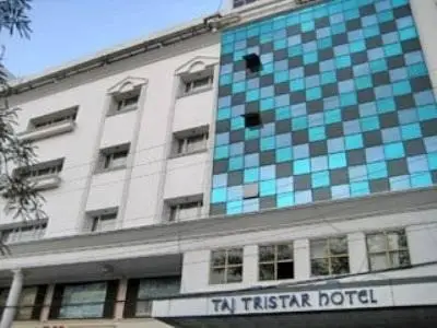 Taj Tristar