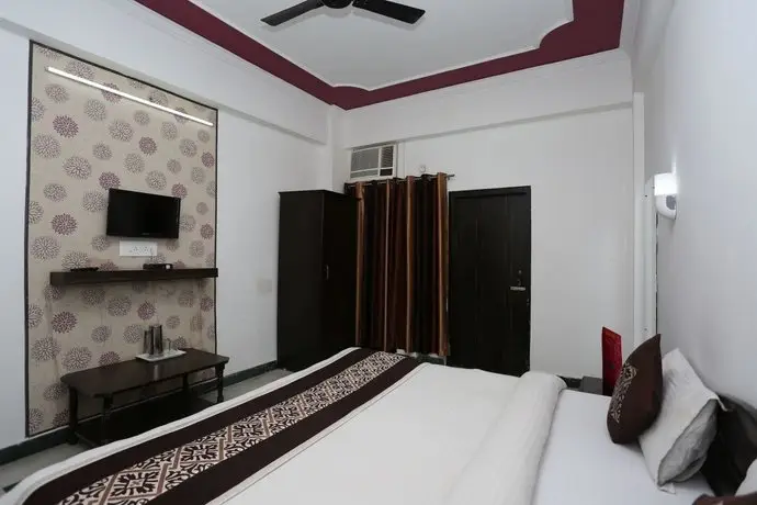 OYO 11539 Hotel Priya Agra 