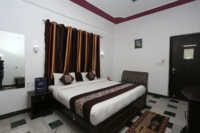 OYO 11539 Hotel Priya Agra 