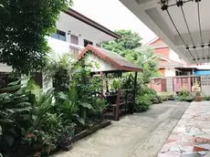 Baan Nukanong Guesthouse 