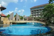 Lombok Raya Hotel 