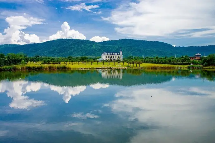 Chateau de Khaoyai Hotel & Resort 