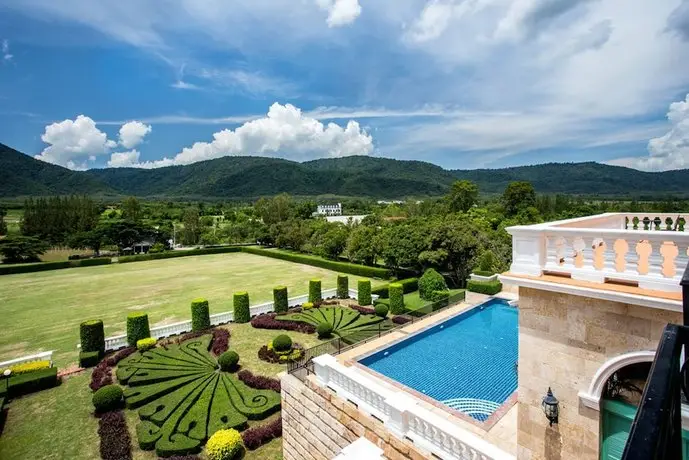 Chateau de Khaoyai Hotel & Resort 