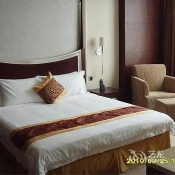 Hejiang Peninsula Hotel 