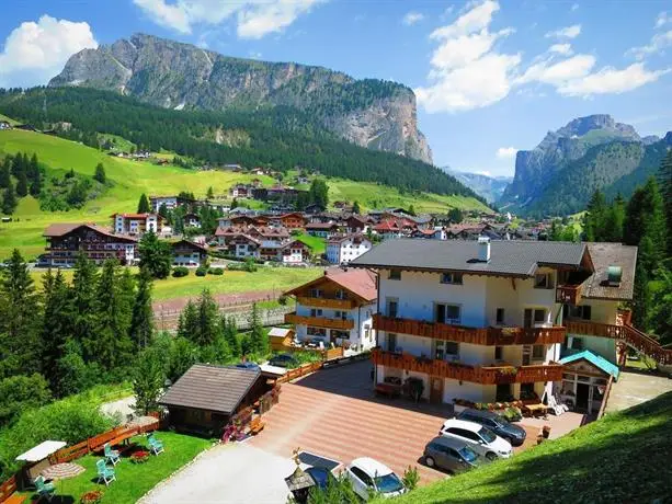 Hotel La Pineta Selva Di Val Gardena 