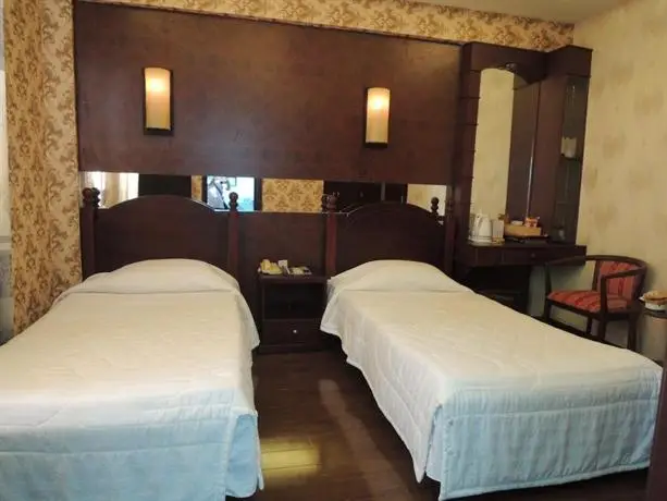 Phuong Dong Hotel 