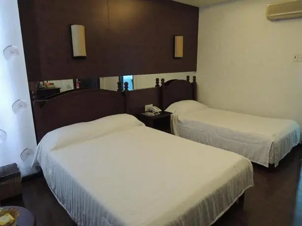 Phuong Dong Hotel 