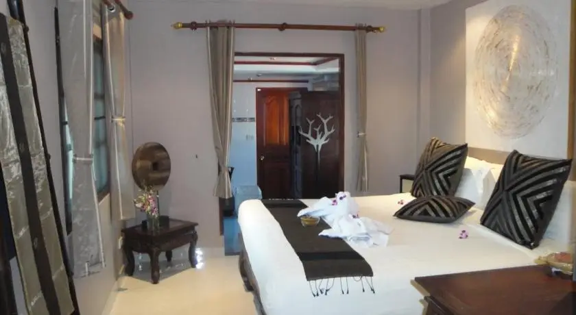 Phuket Baan Chang B&B