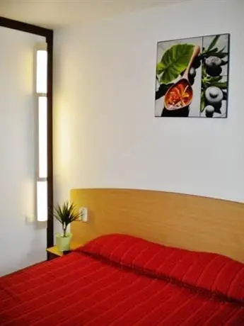 Fasthotel Roissy - Saint-Witz 