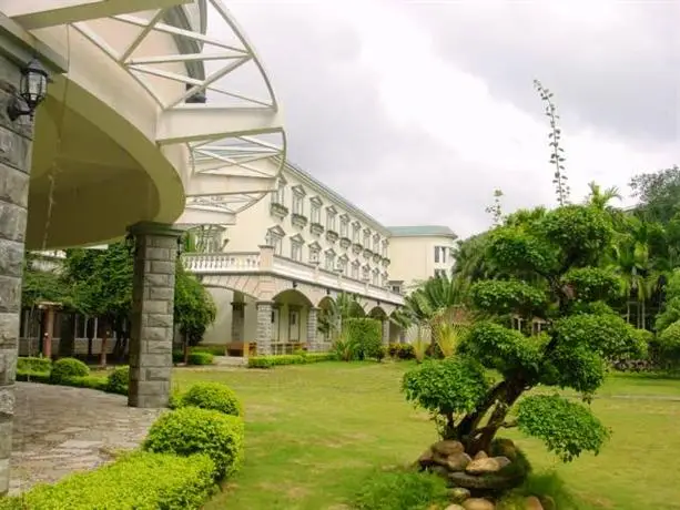 Xinglong Treasure Island Hotspring Hotel 