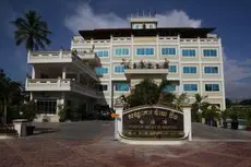 White Beach Hotel 