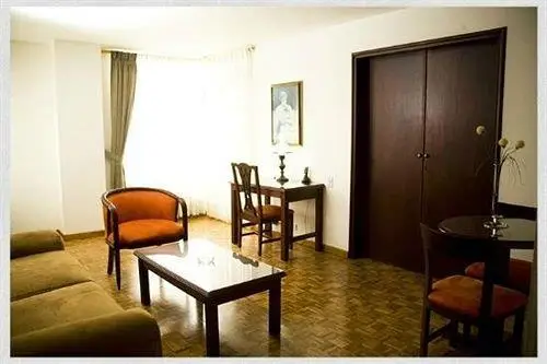 Hotel & Apartasuites Torre Poblado 