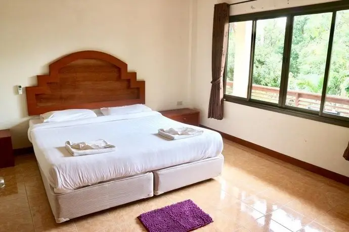 Baan Srinimit House & Apartment