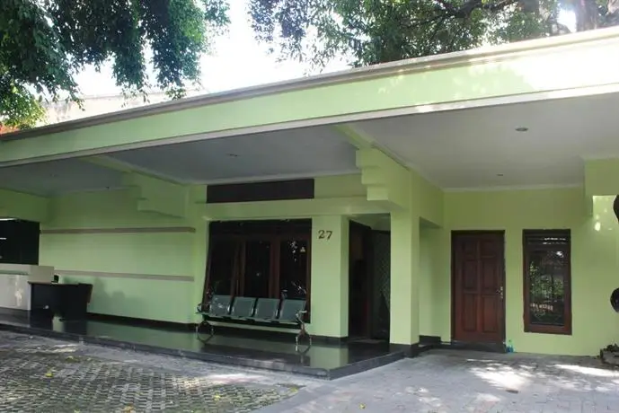 RedDoorz near Balai Kota Surabaya