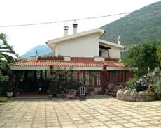 Villa Ida Bed & Breakfast 