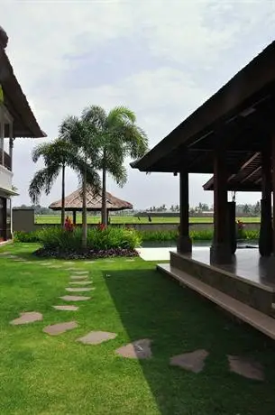 Villa AyoKa 