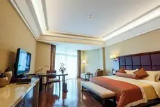 Linyin Holiday Hotel 