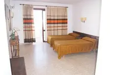 Apartamentos Mestret 