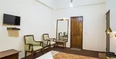 OYO 8178 Hotel Saket 